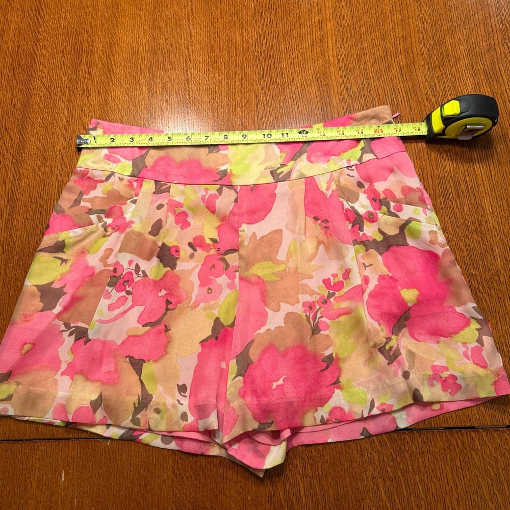 LOFT Mid-rise Pink and Green Floral Flowy Shorts - Picture 3 of 9